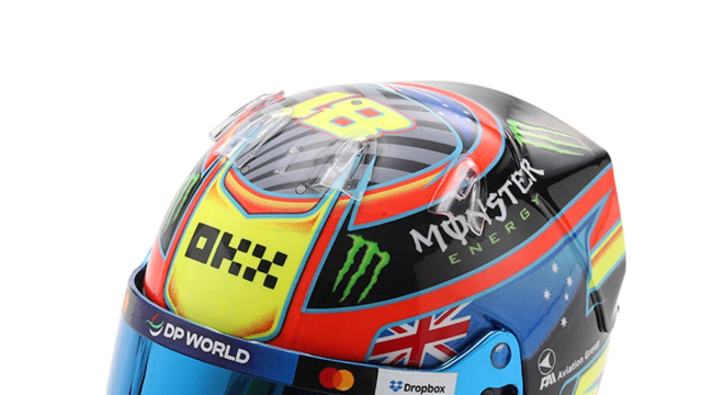 Casco McLaren Oscar Piastri 2025 1:5 &copy; Creative Commons