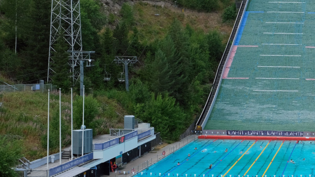 File:Lahti Ski Jumping Hills 2.jpg - Wikimedia Commons &copy; Creative Commons