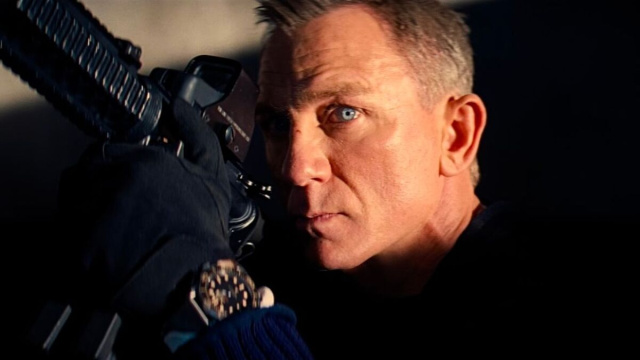 James Bond in una scena del film No Time to Die