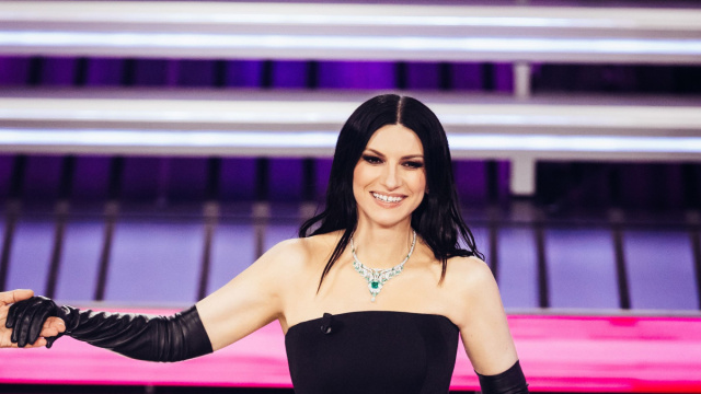 Laura Pausini a Sanremo 2026, tra Armani, Alberta Ferretti e ... &copy; Creative Commons