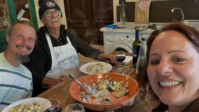 Un selfie con Nathan, padre della "famiglia del bosco".