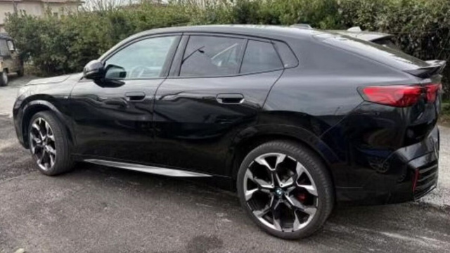 Un suv nero (Foto di repertorio).