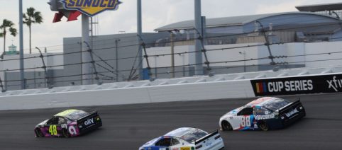 NASCAR in Arizona: Reddick cerca il poker dopo la storica tripletta