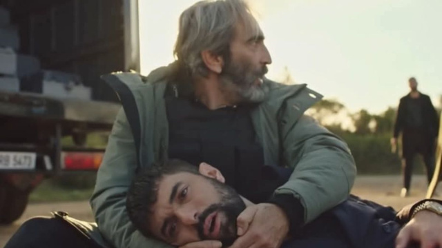 Tahir e Mehmet in una scena di Io sono Farah &copy; Mediaset.
