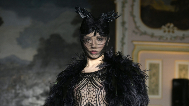 Anton Giulio Grande riceve il Best Womenswear Designer e sfila ... &copy; Creative Commons