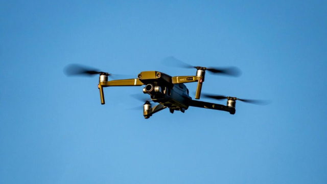 Foto di un drone (Immagine da Canva)