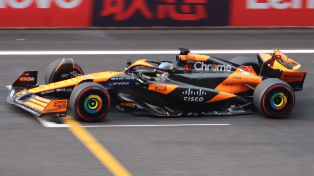Piastri con la McLaren MCL38 al Gran Premio di Cina 2024, chiuso in ottava posizione.