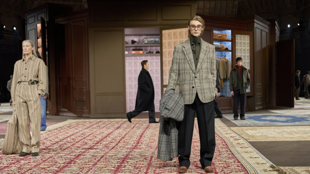 Arrivi e partenze. Thom Browne sfila a Milano, Zegna vola a Los ... &copy; Creative Commons