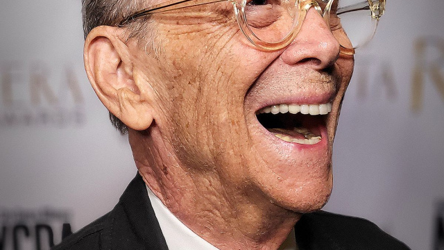 Joel Grey - Wikipedia &copy; Creative Commons