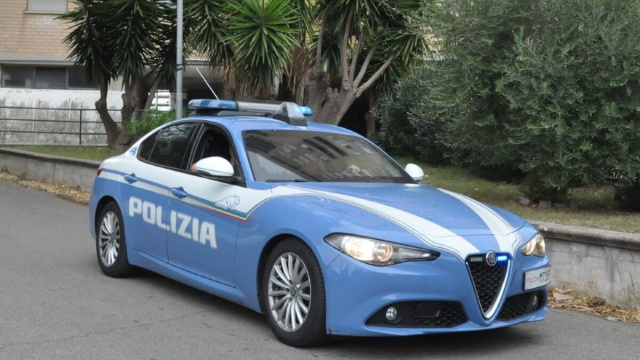 foto della volante presa sulla pagina facebook