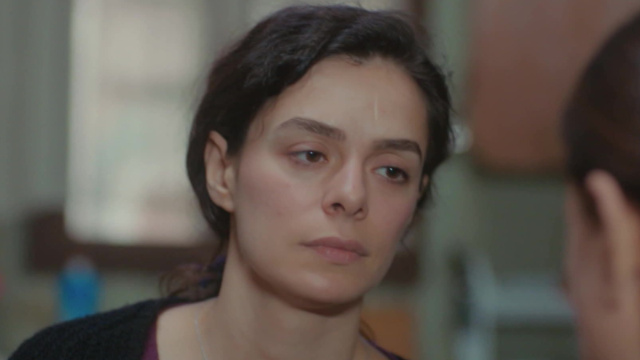 In foto Bahar nella soap © Mediaset