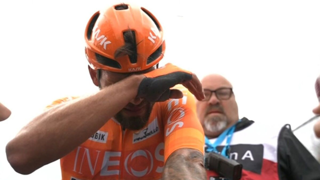 Filippo Ganna all'arrivo della Dwars door Vlaanderen - &copy; Screenshot Eurosport