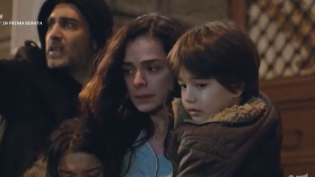 In foto Bahar nella soap &copy; Mediaset