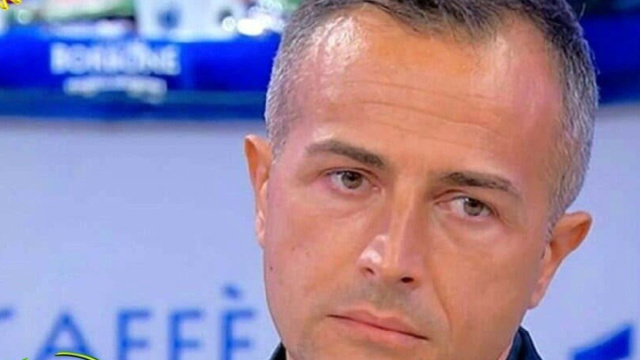 Riccardo Guarnieri ritratto a Uomini e donne, da screenshot. Mediasetplay.it