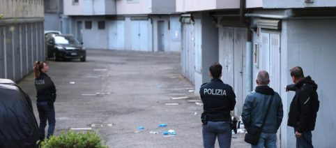 Bologna, bimbo di un anno e mezzo muore dopo caduta dal secondo piano