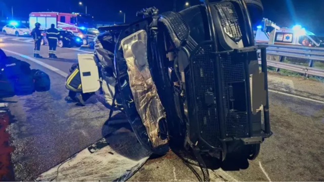 Auto dei carabinieri tamponata e ribaltata due volte: feriti due ... &copy; Creative Commons