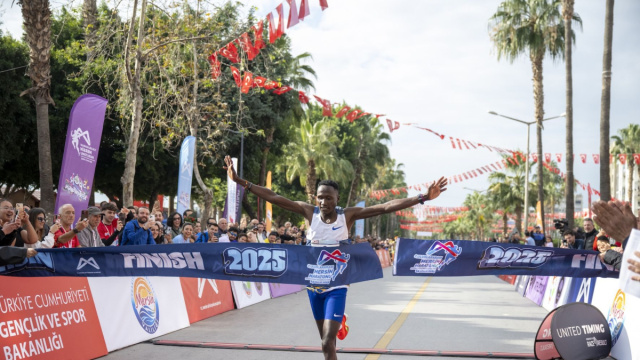 Mersin Marathon in T&uuml;rkiye: Vitalis Kibiwott smashes Turkish ... &copy; Creative Commons