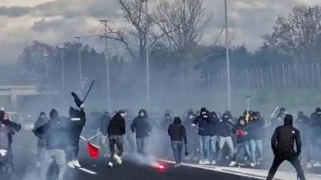 Scontri tra tifosi @ immagine d'archivio Fb