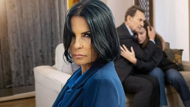 Marina Giordano (Nina Soldano) sullo sfondo Greta e Roberto &copy; Un Posto al Sole Rai.png