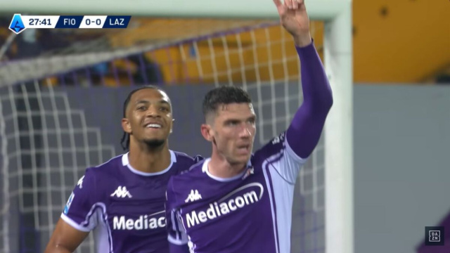 Robin Gosens esulta dopo il gol alla Lazio (Dazn).