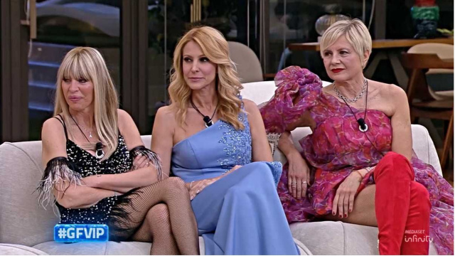 Alessandra Mussolini, Adriana Volpe e Antonella Elia &copy; Canale 5.