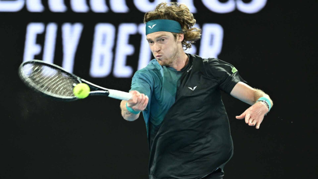 Andrey Rublev rallies to beat De Minaur in 5, claims 300th career ... &copy; Creative Commons