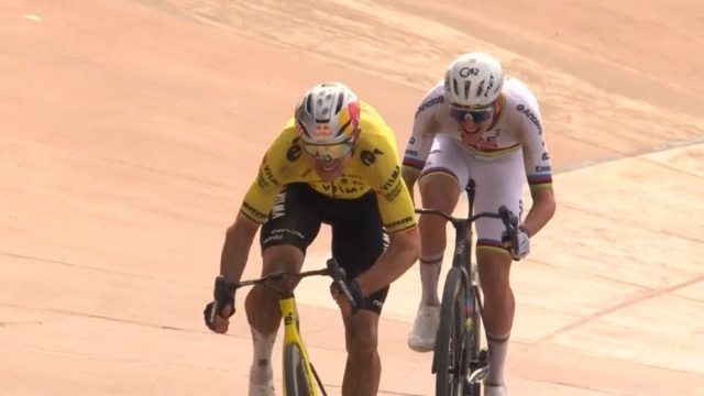 La vittoria di Wout van Aert alla Roubaix - &copy; Screenshot Eurosport