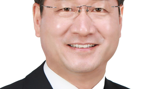 Yoo Jeong-bok - Wikipedia &copy; Creative Commons