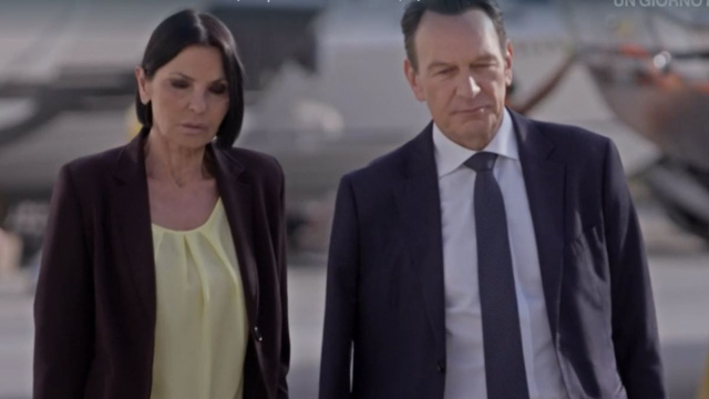 Roberto e Marina in una scena di Un posto al sole &copy; Rai 3.