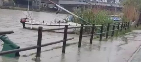 Fiume Pescara esonda a Spoltore: evacuate case in via Arno e Mincio