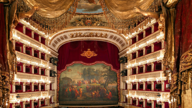 Il teatro San Carlo di Napoli: viaggio nel laboratorio artistico ... &copy; Creative Commons