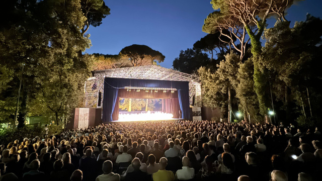 Musica, teatro, mostre e incontri per l'estate sul palco de La ... &copy; Creative Commons