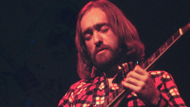 File:Dave Mason 4 - 1974.jpg - Wikipedia &copy; Creative Commons