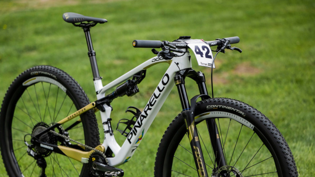 La MTB 2023 di Tom Pidcock: Pinarello Dogma XC &copy; Creative Commons