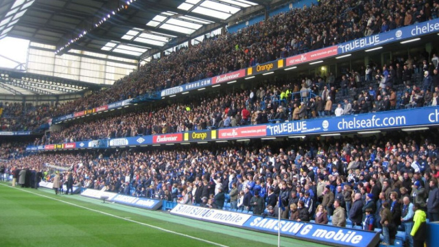 La tifoseria del Chelsea (Wikimedia Commons).