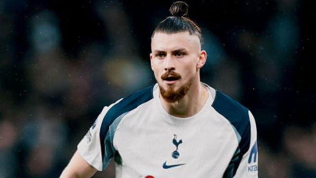 Radu Dragusin, difensore del Tottenham. Foto &copy; Tottenham