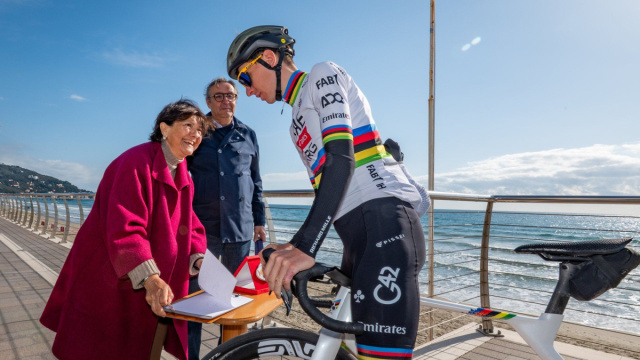 Sul Muretto di Alassio la firma del campione del mondo Tadej ... &copy; Creative Commons