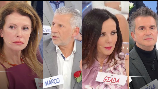 Cinzia Paolini, Marco, Giada e Nicola &copy; Canale 5.