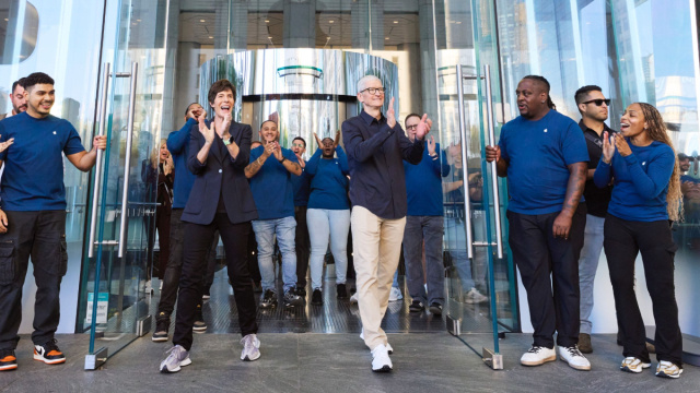 I nuovi modelli di iPhone, Apple Watch e AirPods sono disponibili ... &copy; Creative Commons