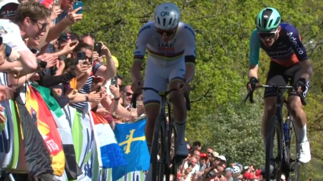 Tadej Pogacar e Paul Seixas sulla Redoute - &copy; Screenshot Eurosport