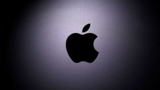 Il logo della Apple su sfondo scuro (Apple)