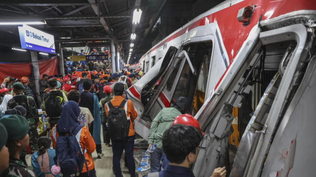 Scontro fra treni in Indonesia: il bilancio sale ancora, 14 morti ... &copy; Creative Commons