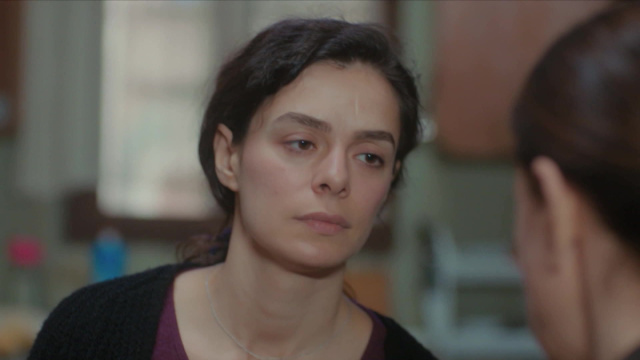In foto Bahar nella soap &copy; Mediaset