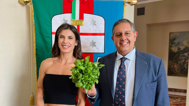 Giovanni Toti accoglie in Regione Elisabetta Canalis - Prima il ... &copy; Creative Commons