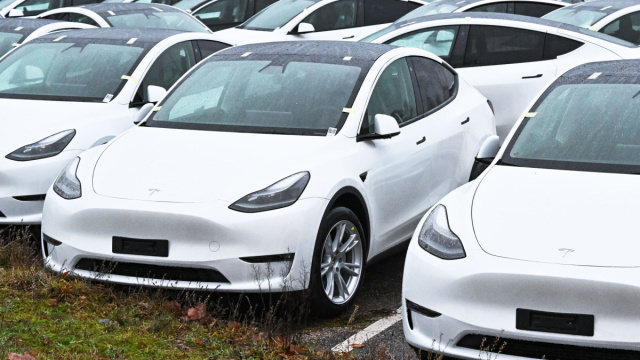 Tesla, perch&eacute; ha richiamato 360mila auto a guida autonoma  Wired ... &copy; Creative Commons