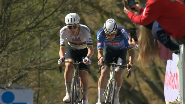 Tadej Pogacar al Giro delle Fiandre - &copy; Screenshot Eurosport