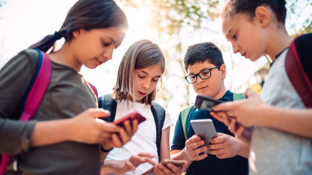 Social media and kids: What's the right age?  Daily Sabah &copy; Creative Commons