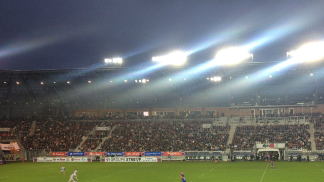 File:Un match au Stade des Alpes.JPG - Wikipedia &copy; Creative Commons