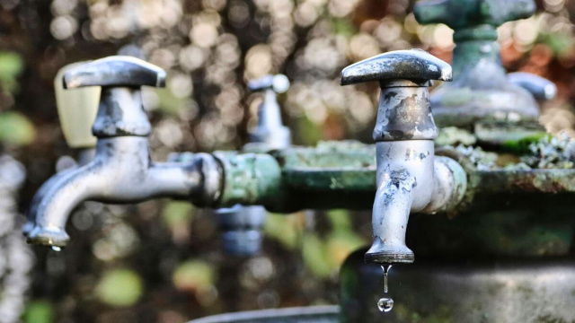 Rubinetti chiusi (foto da Pixabay).