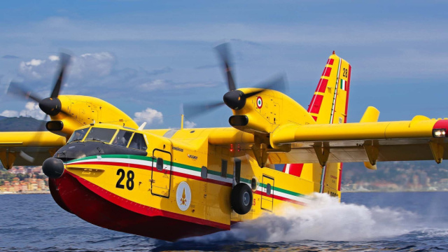 Incendi: Uiltrasporti, la flotta Canadair nazionale azzoppata dal ... &copy; Creative Commons